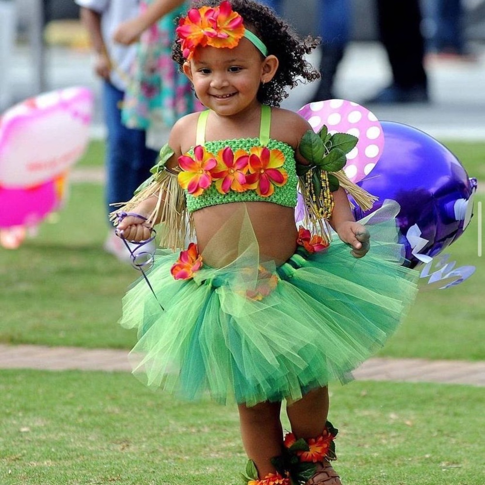 Girls Hawaiian costume. Very stretchy and toole material